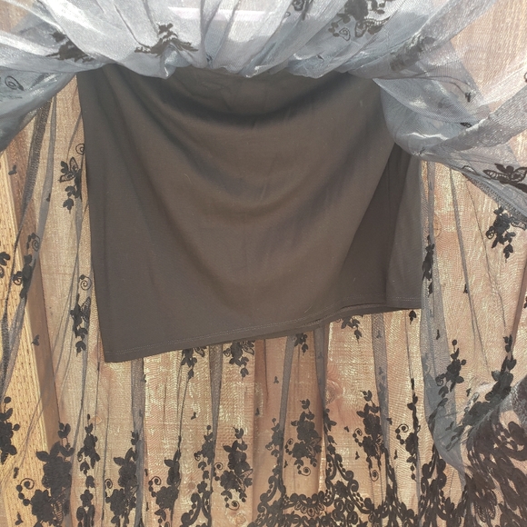 Torrid lace skirt - Picture 2 of 2